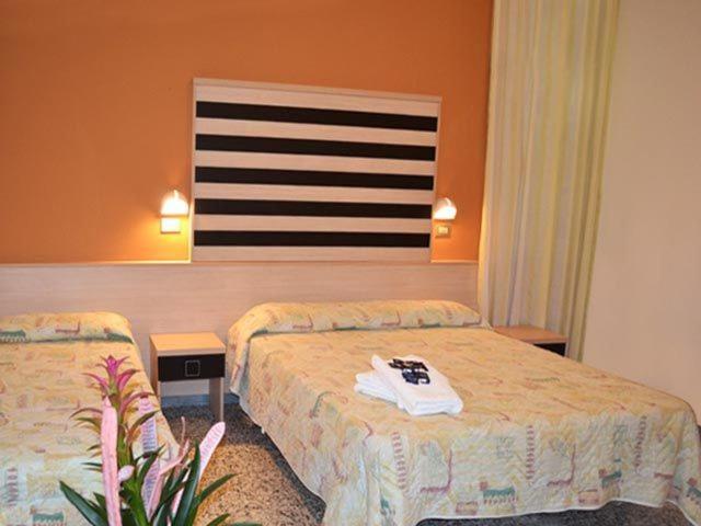 Hotel Abel & Residence Cesenatico Exterior photo